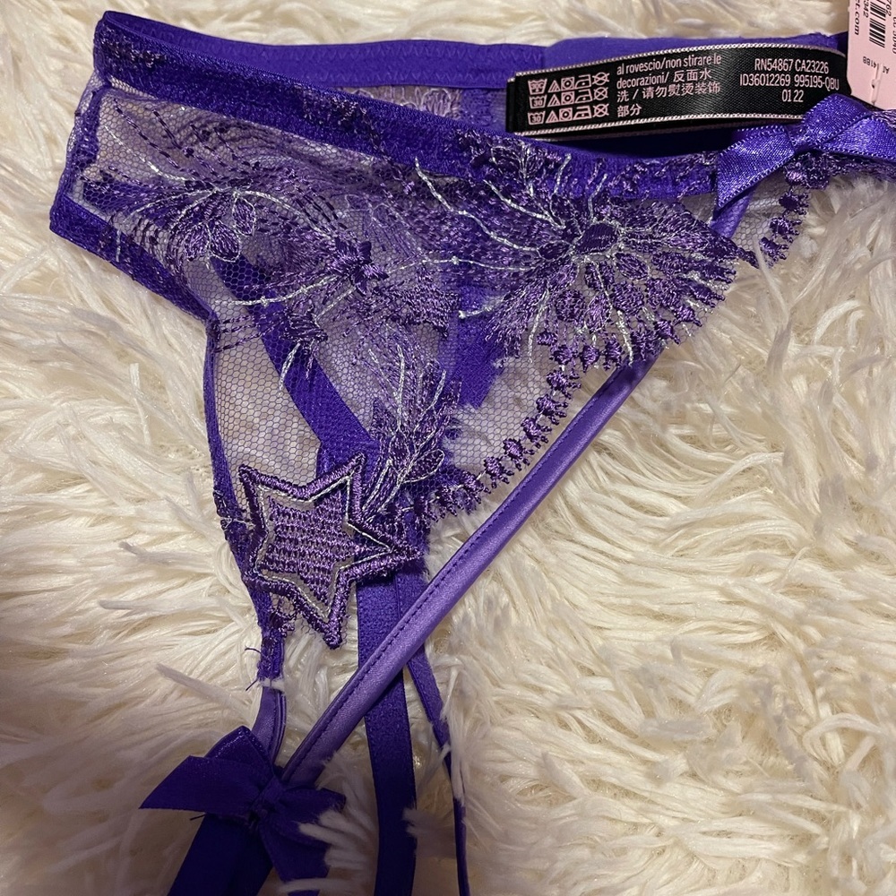 Victoria’s Secret - Picture 3 of 7